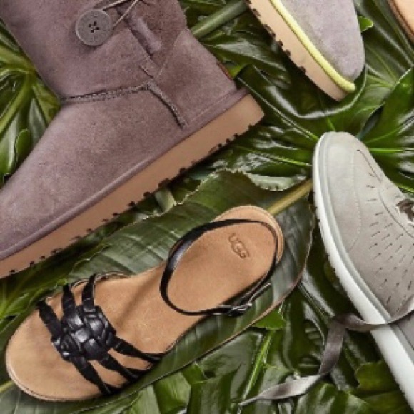 UGG Black Larisa Sandal Sz 40.5 - Picture 5 of 5